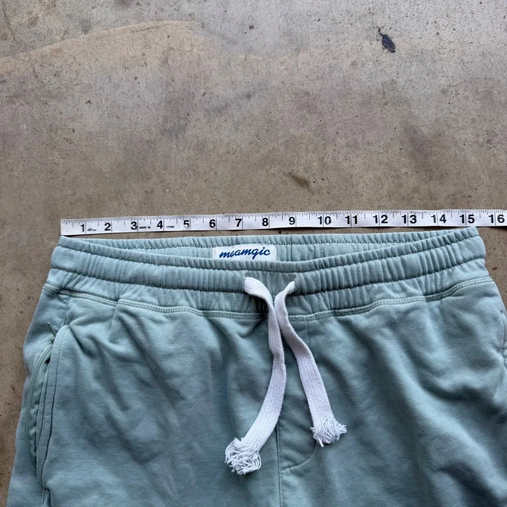 Maamgic Sweat Shorts Mens M Green Drawstring Elastic Waist Zipper Pockets Casual